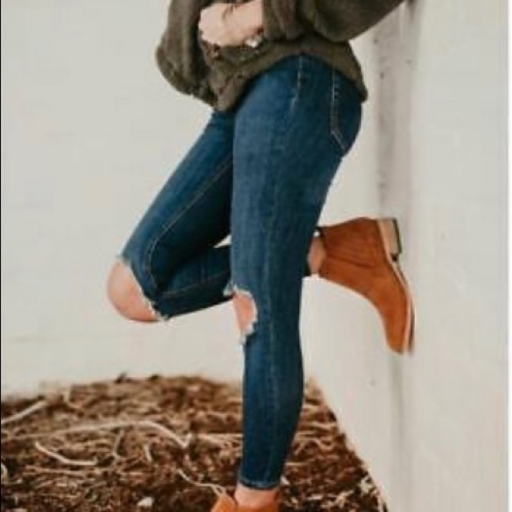 Free People Busted Knee Skinny Jeans New